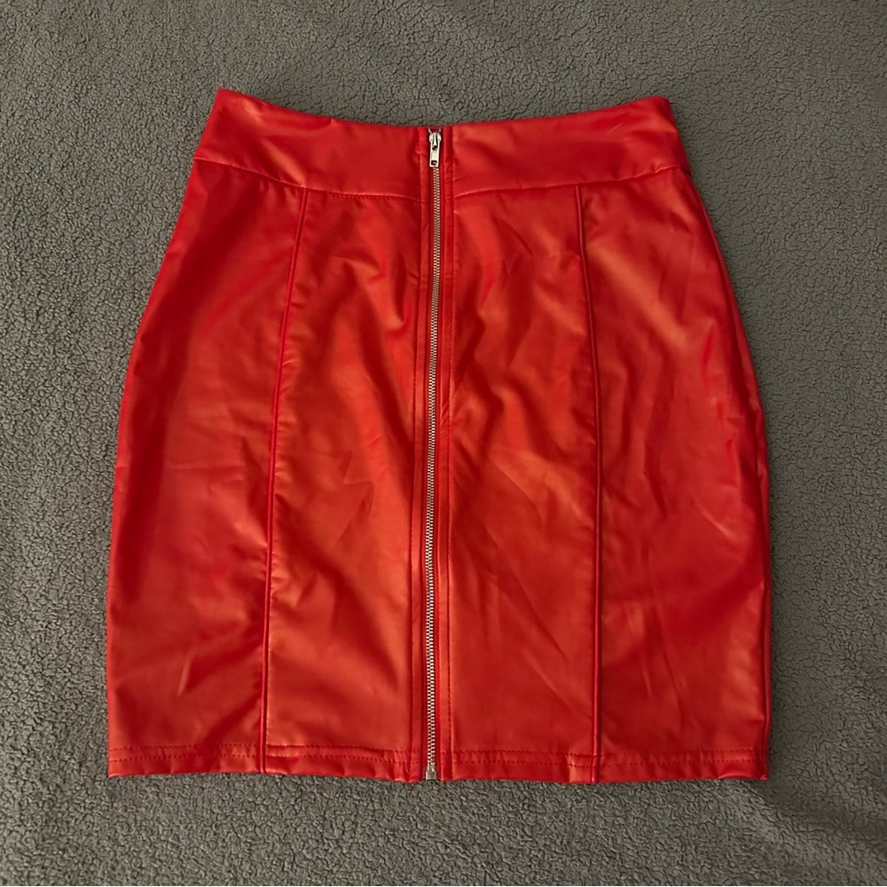 "Aria Clothing" Women's Red Zip Up Skirt Size Small